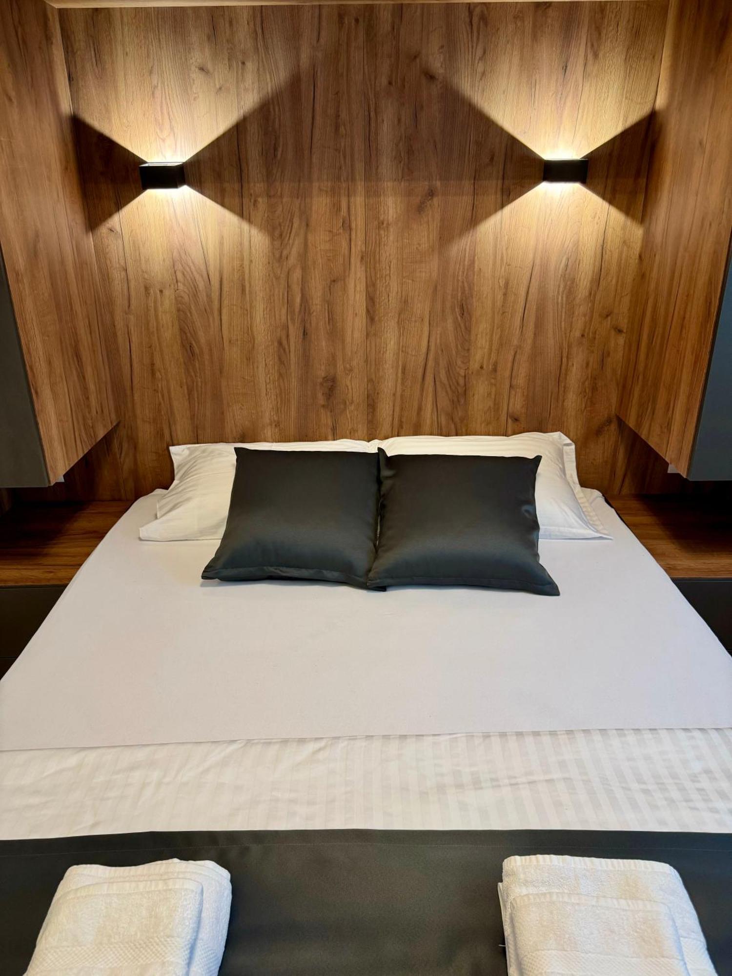 Downtown Riverside Apartments 스코페 외부 사진